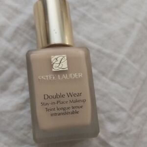 Estee Lauder Double Wear Foundation - Tan